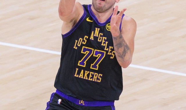 开云线上入口-下场打湖人！马绍尔：尽所能限制东契奇 他就是为关键时刻而生的